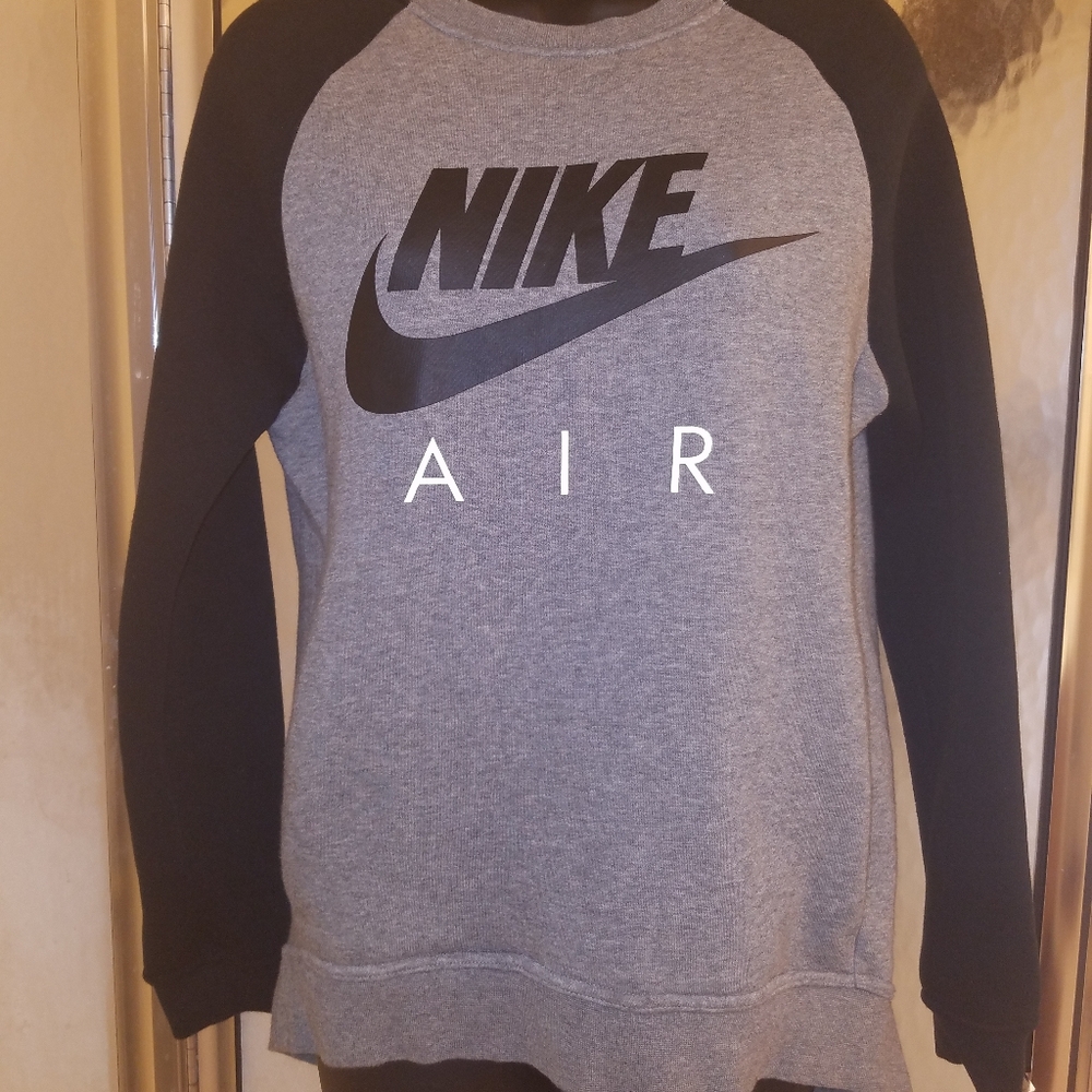NIKE HI/LO SWEATSHIRT (Size XS)